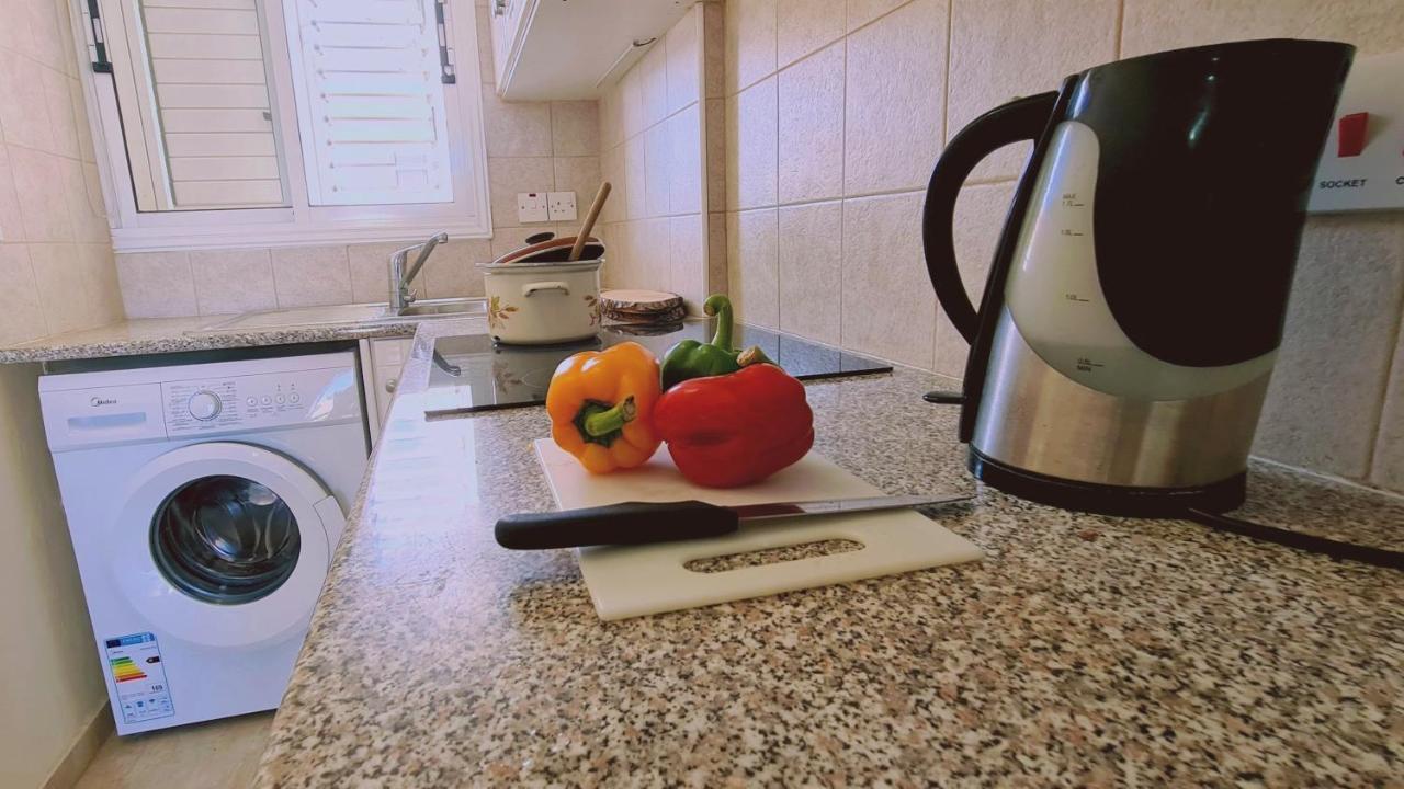 Stay Sunshine Apartment Paralimni Exterior photo